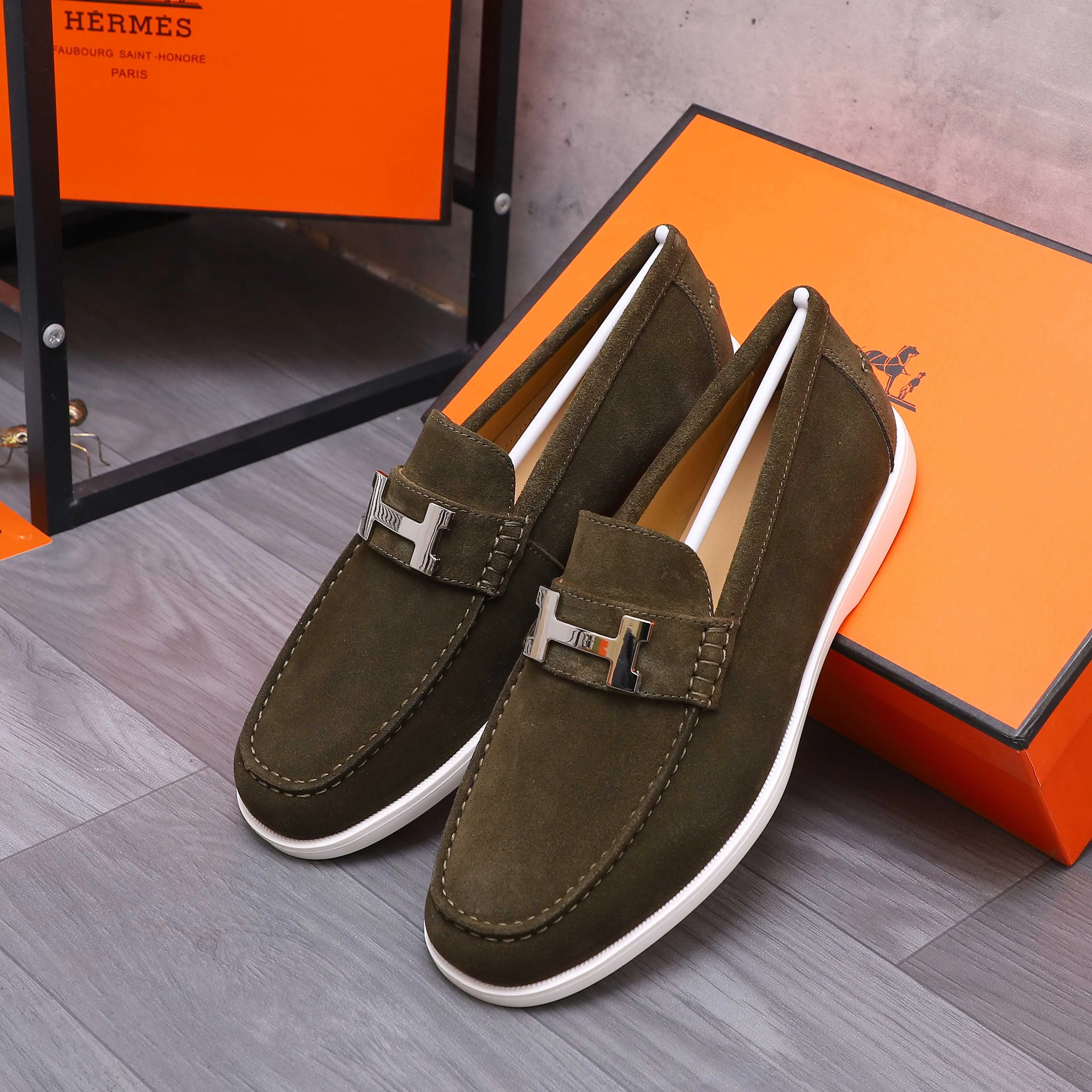 Men's shoes 💰p560 Product trademark: HERMES "Hermès" casual slip-on men's shoes. Regular size: 38-46 (45.46 is custom-made and non-refundable) Product materials: Selected frosted cowhide upper, cowhide lining, original foam rubber ultra-light sole